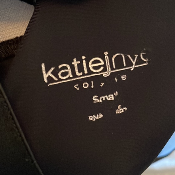 Katiejnyc shiny black leggings with star elastic waste - Picture 4 of 4